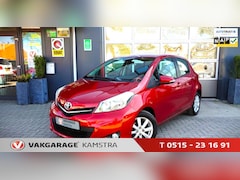Toyota Yaris - 1.3 VVT-i Aspiration 5-deurs Navi/Airco/Camera