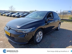 Volkswagen Golf - 1.0 eTSI Life 111pk DSG/AUTO | 1e eigenaar | 100%dealeronderhouden | Navigatie | App conne