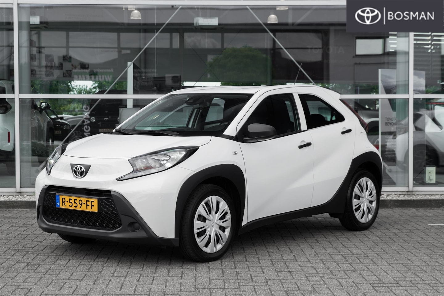 Toyota Aygo X - 1.0 VVT-i MT 1.0 VVT-i MT 72pk - AutoWereld.nl