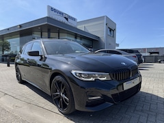 BMW 3-serie Touring - 320e M sport Pano-Dak | Trekhaak | Camera | Stoelverw. | HiFi | DAB
