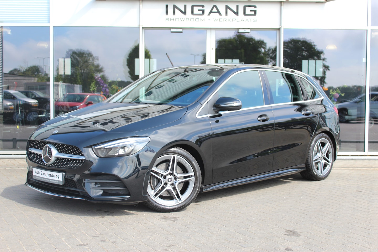 Mercedes-Benz B-klasse - 220 4MATIC AMG | Trekhaak | Distronic | Pano - AutoWereld.nl