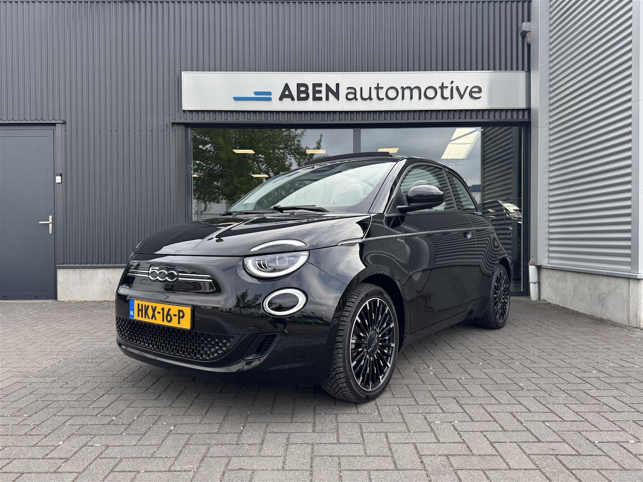 Fiat 500 C - E 42kWh La Prima Cabrio (ACC|17"|CAMERA|LEDER|4-SEIZ.) - AutoWereld.nl
