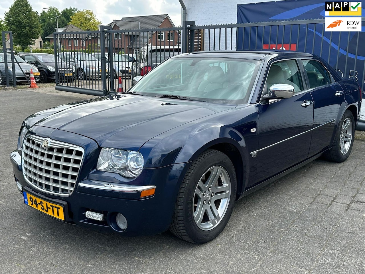 Chrysler 300C - 3.0 V6 CRD / AIRCO / APPLE CARPLAY / CRUISE CONTROL / NAVIGATIE - AutoWereld.nl