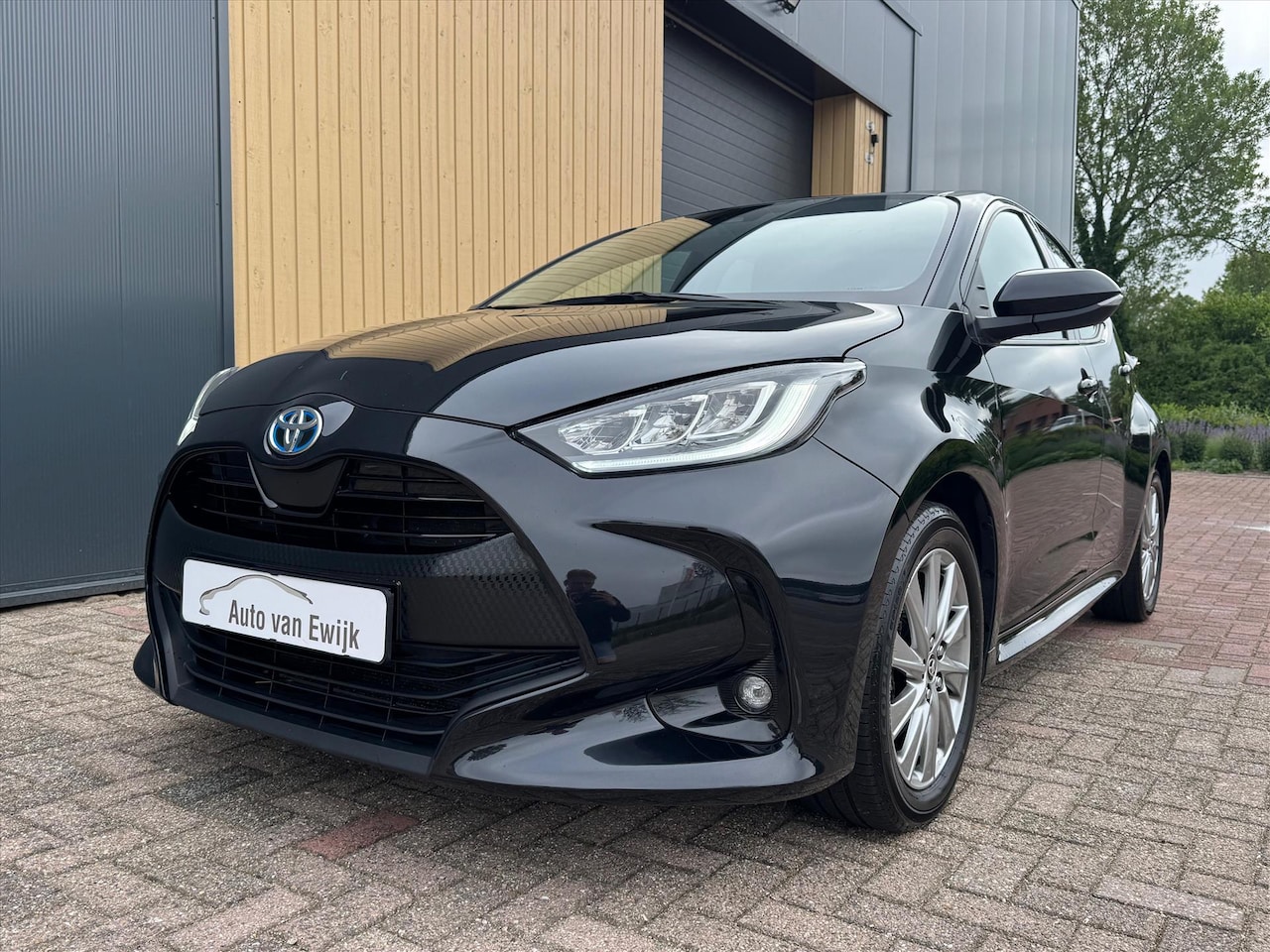Toyota Yaris - 1.5 Hybrid 116pk CVT Executive | ACC | Trekhaak | Stuur/stoelverwarming | Carplay | - AutoWereld.nl