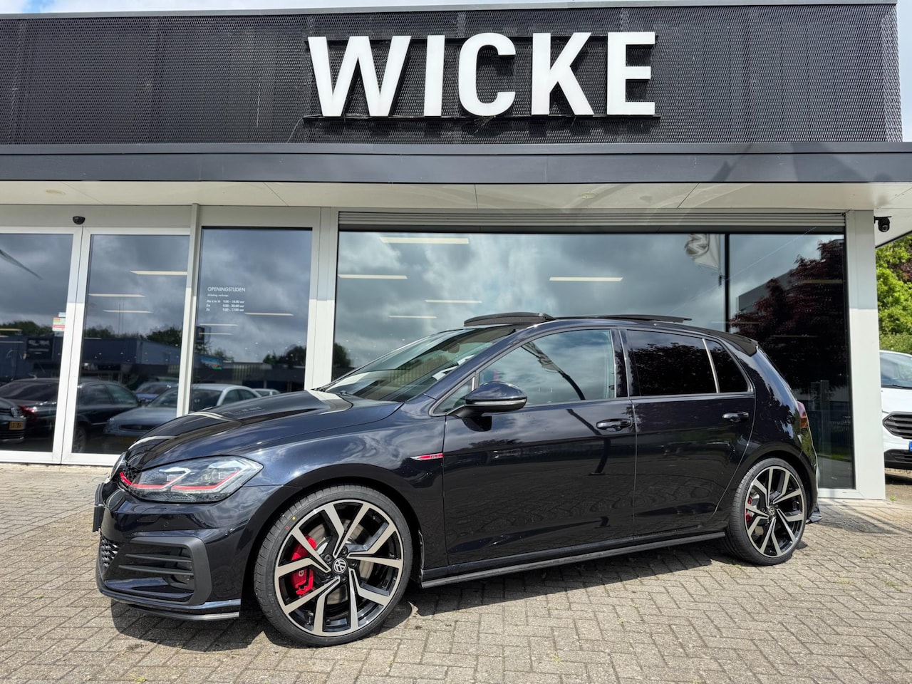 Volkswagen Golf - 2.0 TSI GTI Performance Panorama 245 PK Led Virtual - AutoWereld.nl