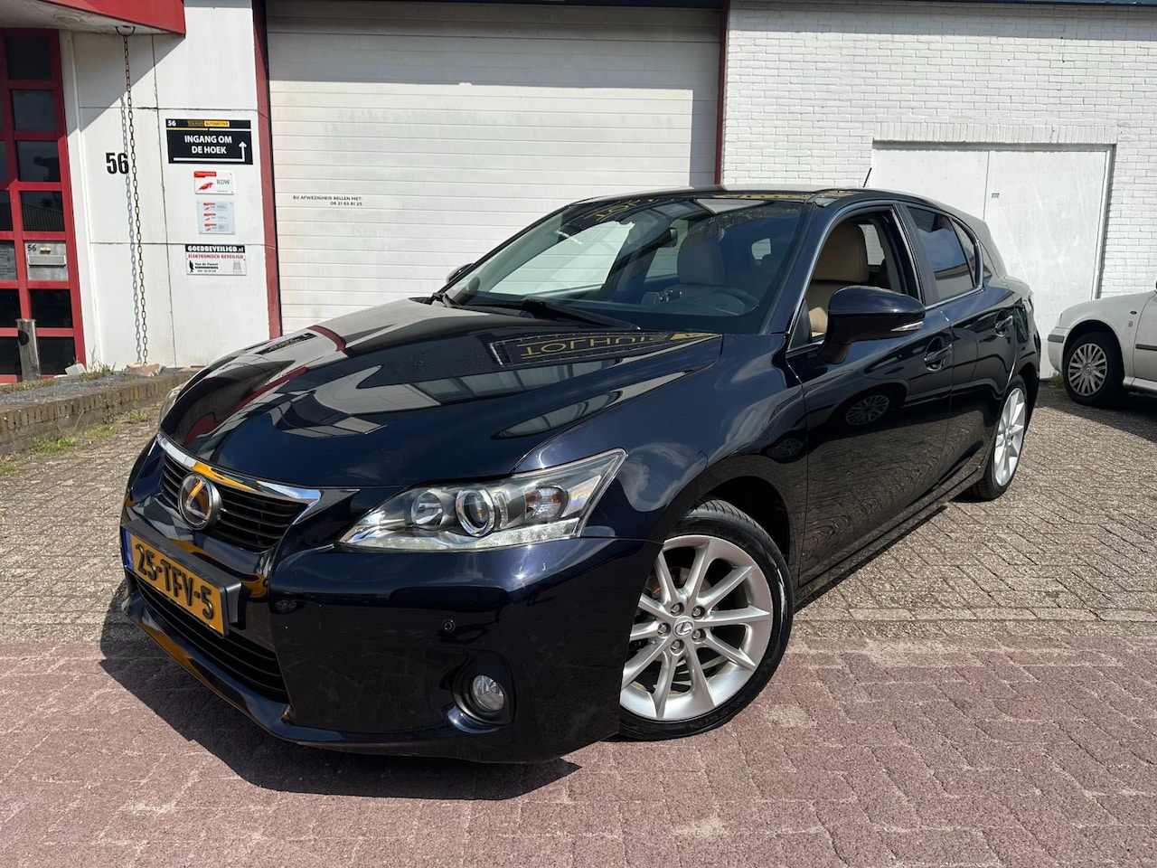 Lexus CT 200h - Hybrid |NIEUW APK|DEALER OH|CRUISE CONTROLE|PURE LUXE| - AutoWereld.nl