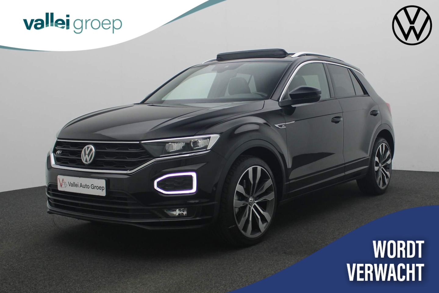 Volkswagen T-Roc - 1.5 TSI 150 pk DSG Sport Business R / R-Line | Panoramadak | Achteruitrijcamera | Navigati - AutoWereld.nl