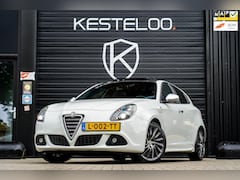 Alfa Romeo Giulietta - 1.7 TBi Quadrifoglio Verde PANO/BLUE&ME/STOELVERWARMING/LEDER/DNA/BIXENON/BOSE/NWE DISTRIB