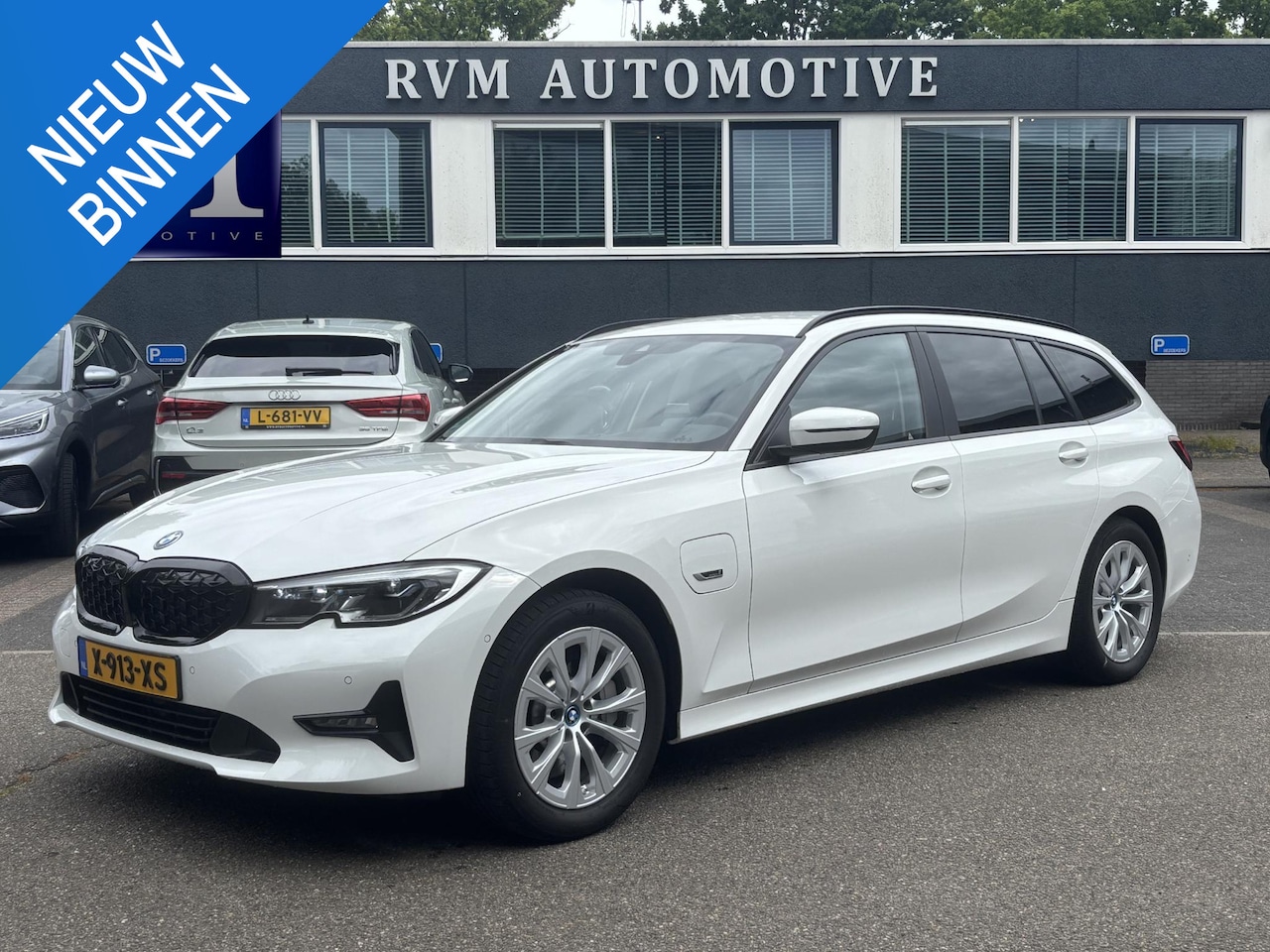 BMW 3-serie Touring - 330e High Executive TREKHAAK AFNEEMBAAR | LASERLIGHT | HEAD UP - AutoWereld.nl