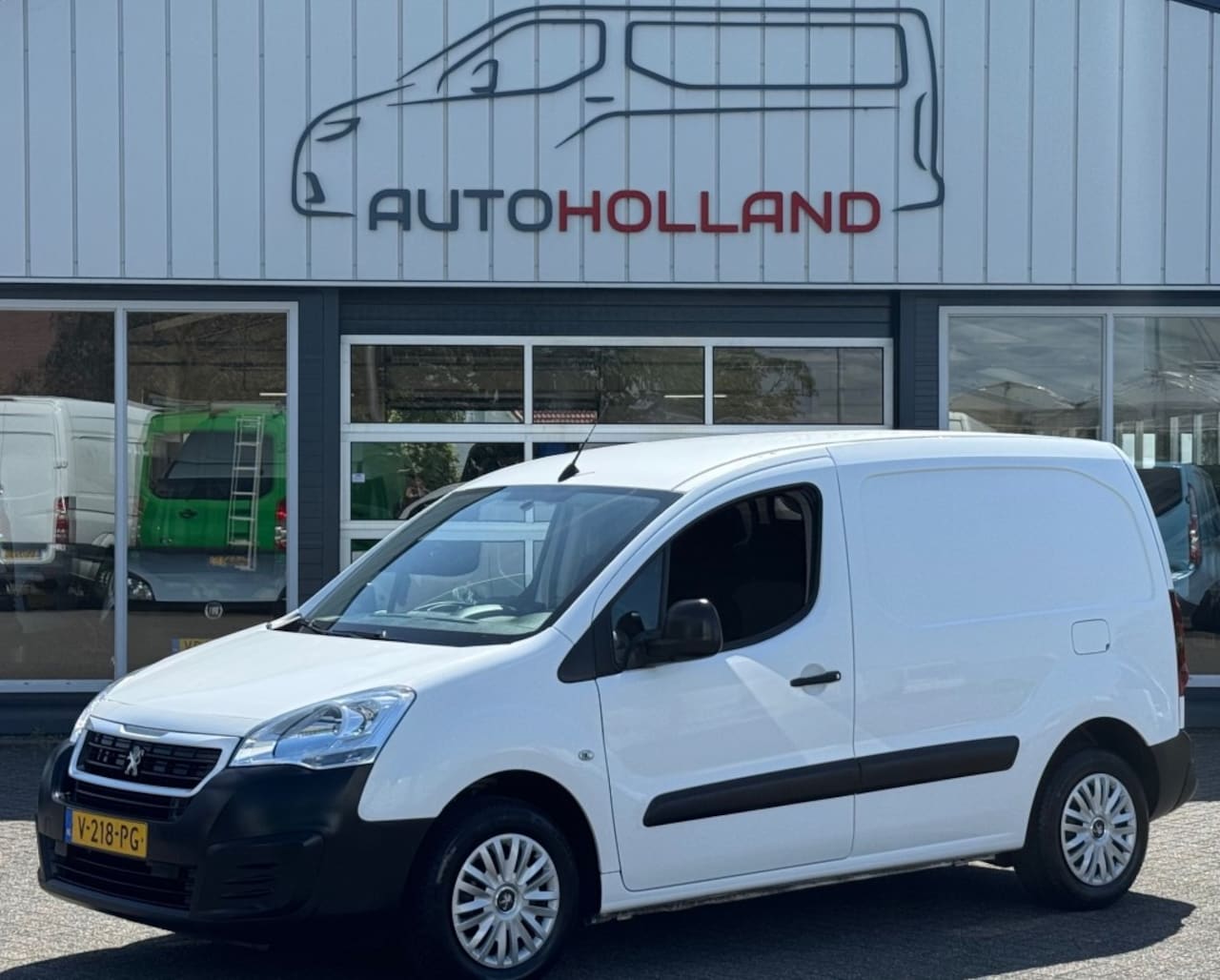 Peugeot Partner - 1.6 HDI 55KW 75PK EURO 6 NAVIGATIE/ AIRCO/ CRUISE CONTROL/ PDC/ - AutoWereld.nl