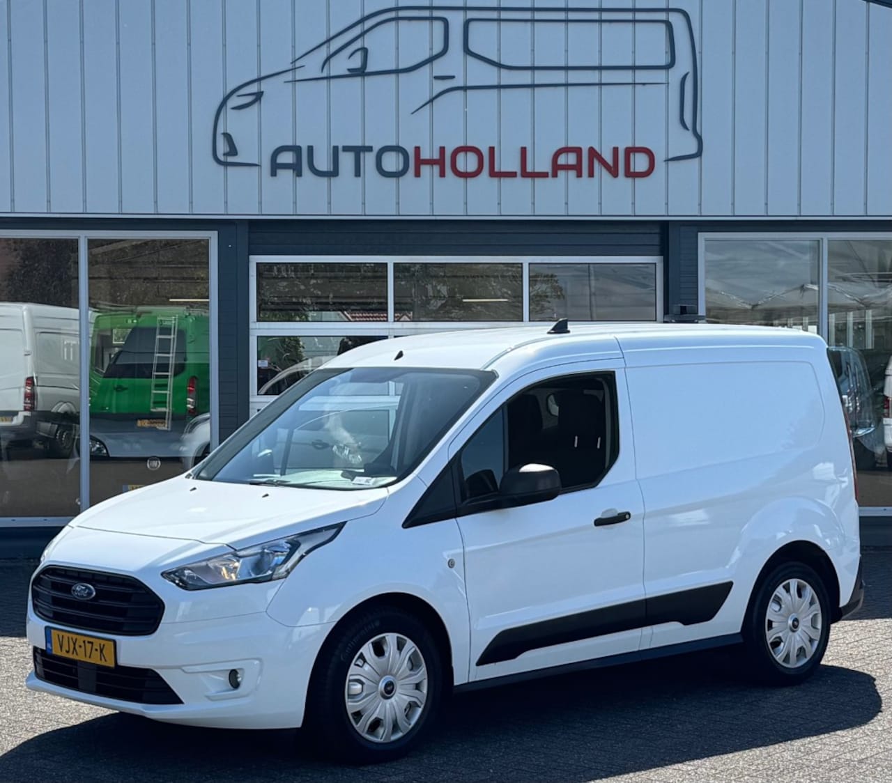 Ford Transit Connect - 1.5 TDCI 55KW 75PK EURO 6 NAVIGATIE/ CAMERA/ AIRCO/ CRUISE CONTR - AutoWereld.nl