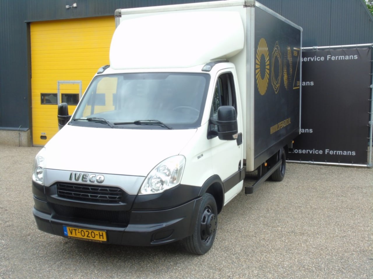 Iveco Daily - Daily 35C15 - 2014 - 142DKM - Bakwagen - Meubelbak - Laadklep - AutoWereld.nl