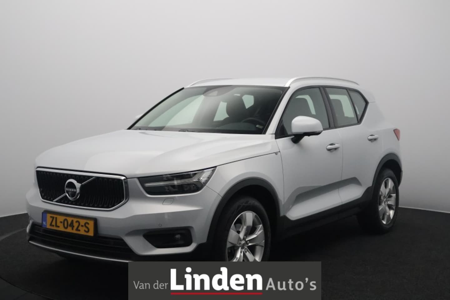 Volvo XC40 - 1.5 T3 Momentum Pro 163 PK | 360° Camera | El. Inklapbare Trekhaak | Led - AutoWereld.nl