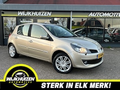 Renault Clio - 1.6-16V Initiale met Panorama dak Leder Luxe uitvoering