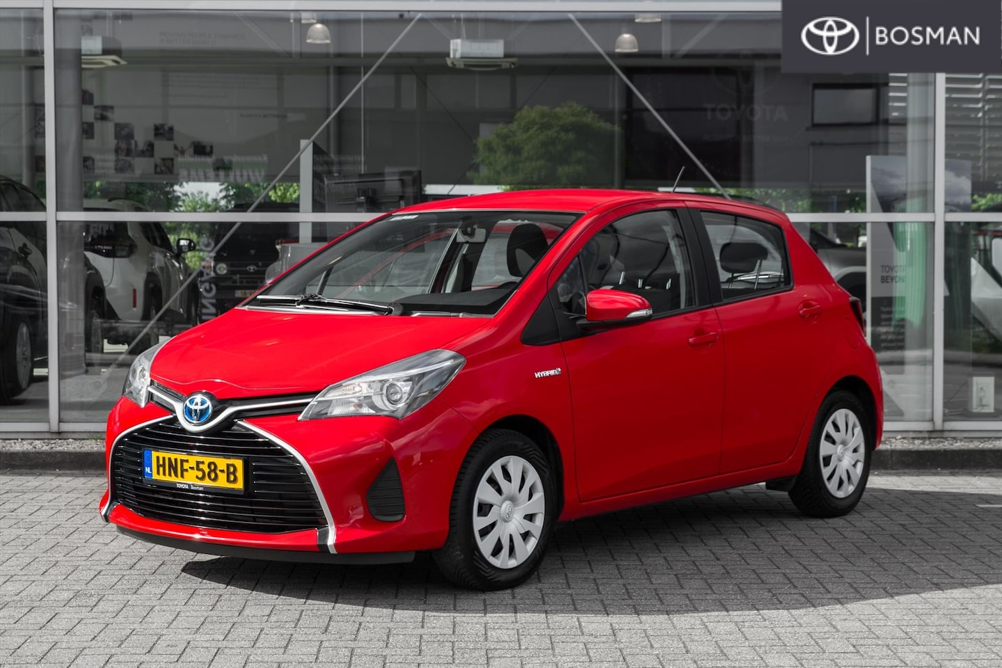 Toyota Yaris - 1.5 Full Hybrid 100pk 5D Aut Comfort - AutoWereld.nl