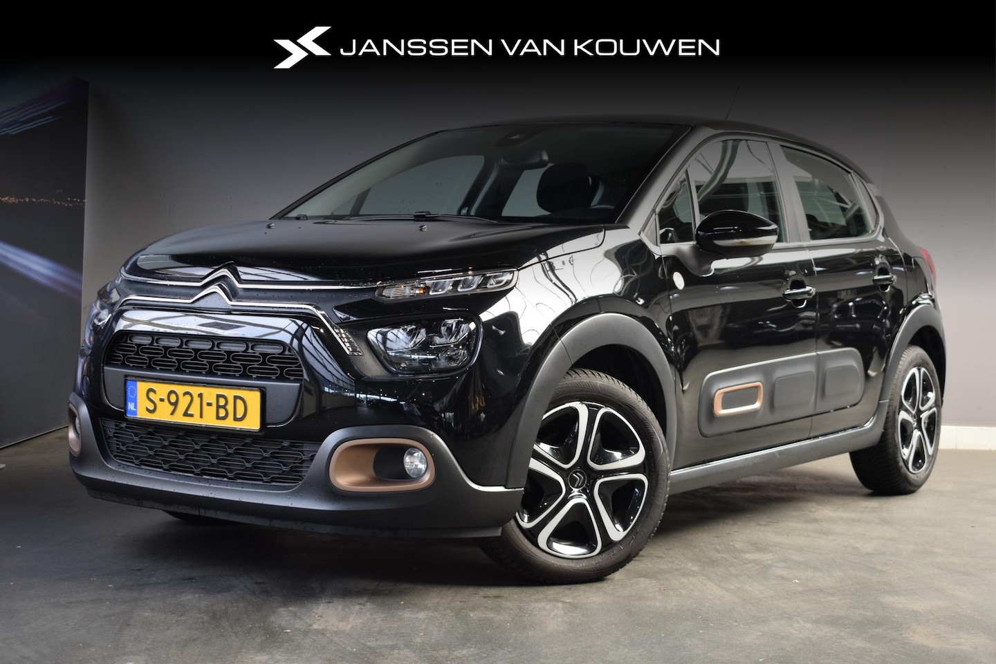 Citroën C3 - 1.2 PureTech C-Series Navigatie Climate Control - AutoWereld.nl