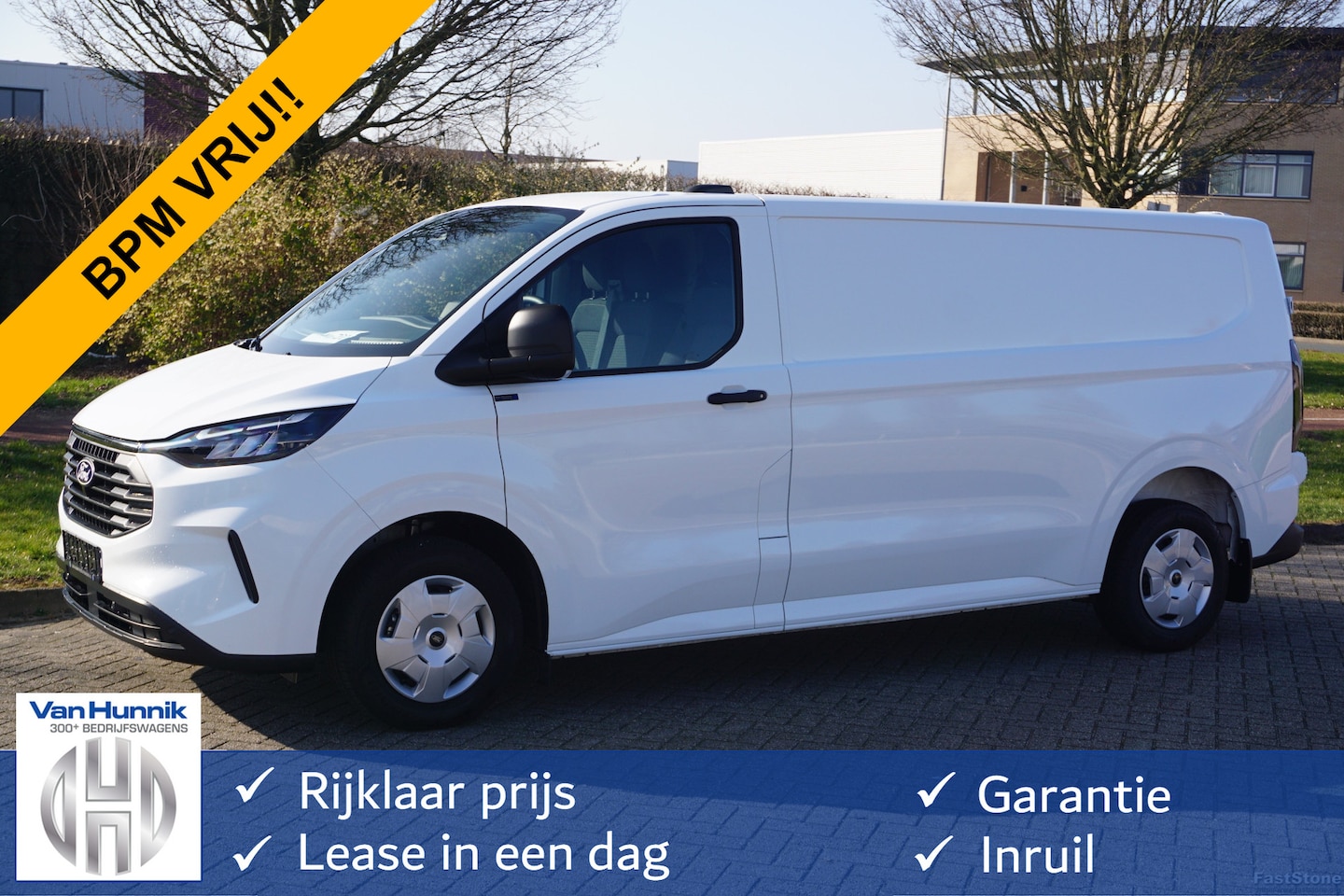 Ford Transit Custom - 300L 136PK Trend AUT BPM VRIJ!! 13" Sync Apple CP/ Android A. Cam, Trekhaak!! NR. 238 - AutoWereld.nl