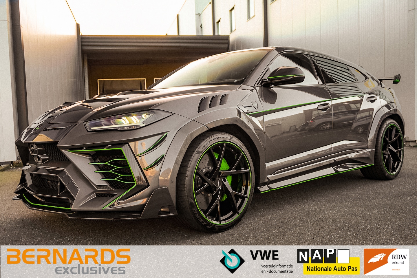 Lamborghini Urus - V8 - Mansory Venatus - Grigio Keres - AutoWereld.nl