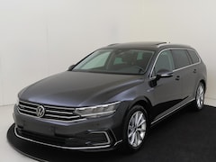 Volkswagen Passat Variant - 1.4 TSI PHEV GTE Business | Panoramadak | Parkeerassistent | 360 camera | Digital cockpit