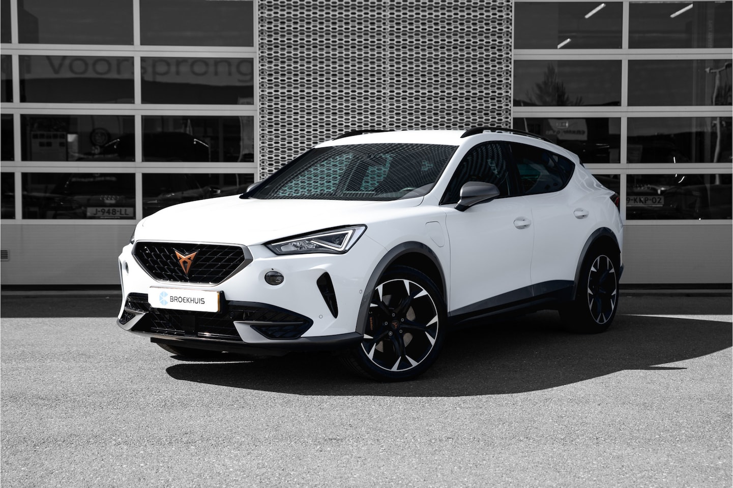 CUPRA Formentor - 1.4 e-Hybrid VZ 245 PK Performance | Trekhaak | Carplay | Camera | Stoel- Stuurverwarming - AutoWereld.nl