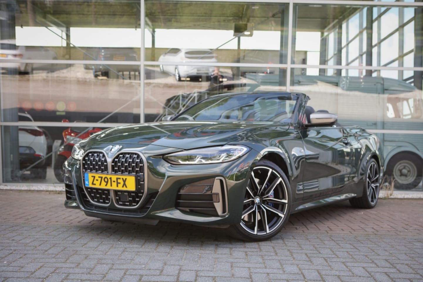 BMW 4-serie Cabrio - M440i xDrive High Exe Aut H/K - AutoWereld.nl