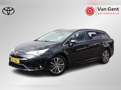 Toyota Avensis Touring Sports - 1.8 VVT-i Executive Automaat | Trekhaak | Panoramadak | Navigatie | Clima | Stoelverwarmin