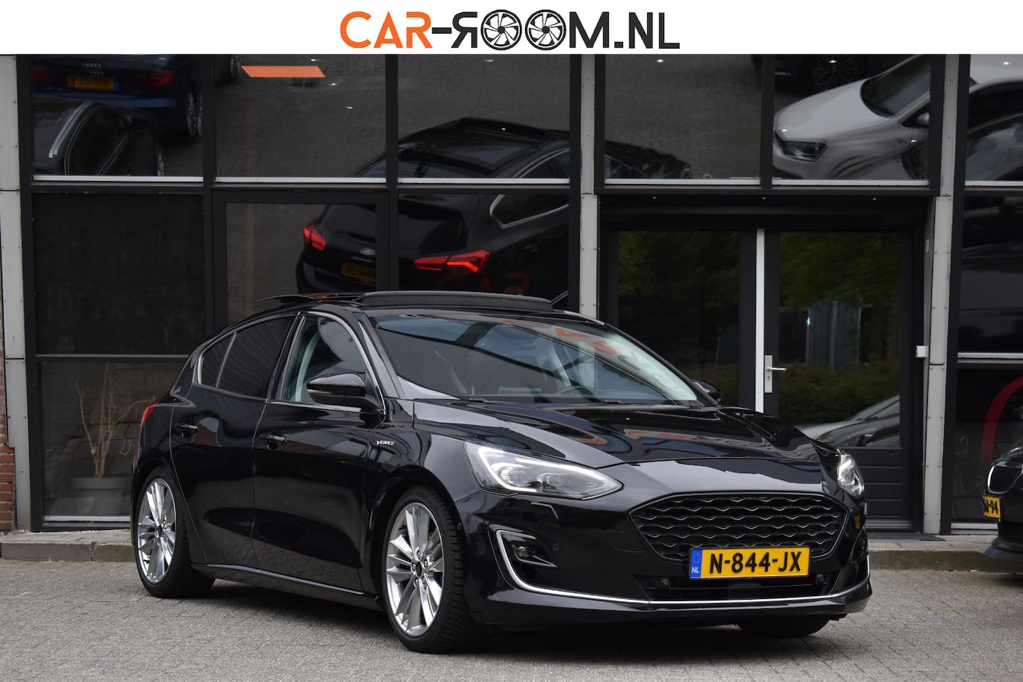 Ford Focus - 1.5 EcoBoost ST Line Business Vignale Pano HUD Lane Stuurvw. Camera - AutoWereld.nl