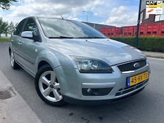 Ford Focus - 1.6-16V First Edition BJ 2005 Airco/Cruise/Apk Nieuw Zeer Netjes