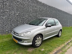 Peugeot 206 - 1.4-16V Air-line AIRCO NIEUWE APK