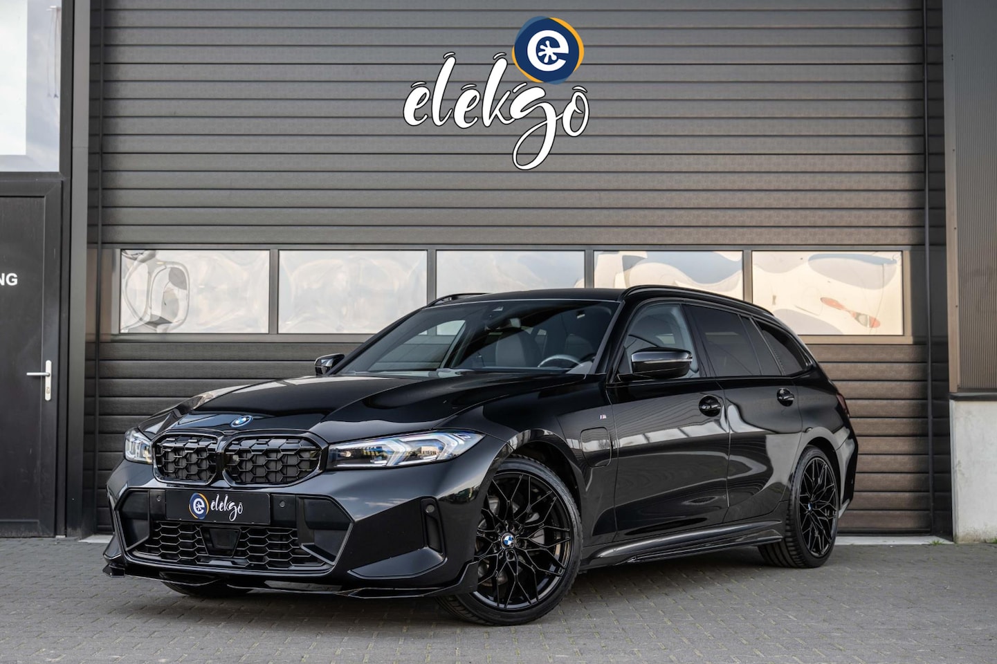 BMW 3-serie Touring - 320e High Executive M-Sport|LASER|WIDESCREEN|HUD|AMBI| - AutoWereld.nl