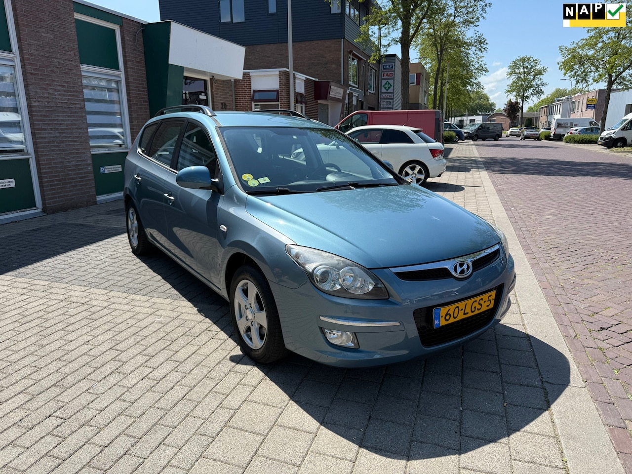 Hyundai i30 CW - 1.4i Blue Dynamic AIRCO/TREKHAAK/NWE APK. - AutoWereld.nl