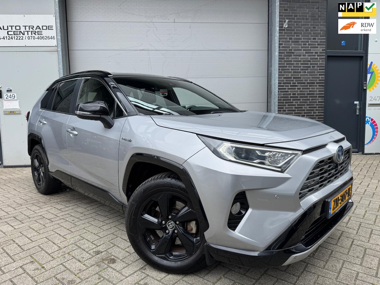 Toyota RAV4 - 2.5 Hybrid Bi-Tone [360 Camera|StoelVW|Elek Stoel Bed|JBL] - AutoWereld.nl