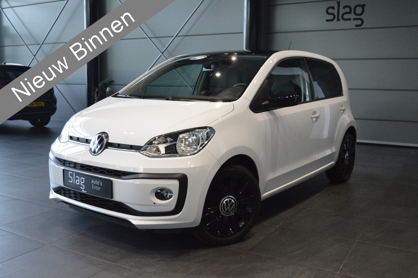 Volkswagen Up! - 1.0 Black Style airco cruise pdc camera lichtmetaal !! - AutoWereld.nl