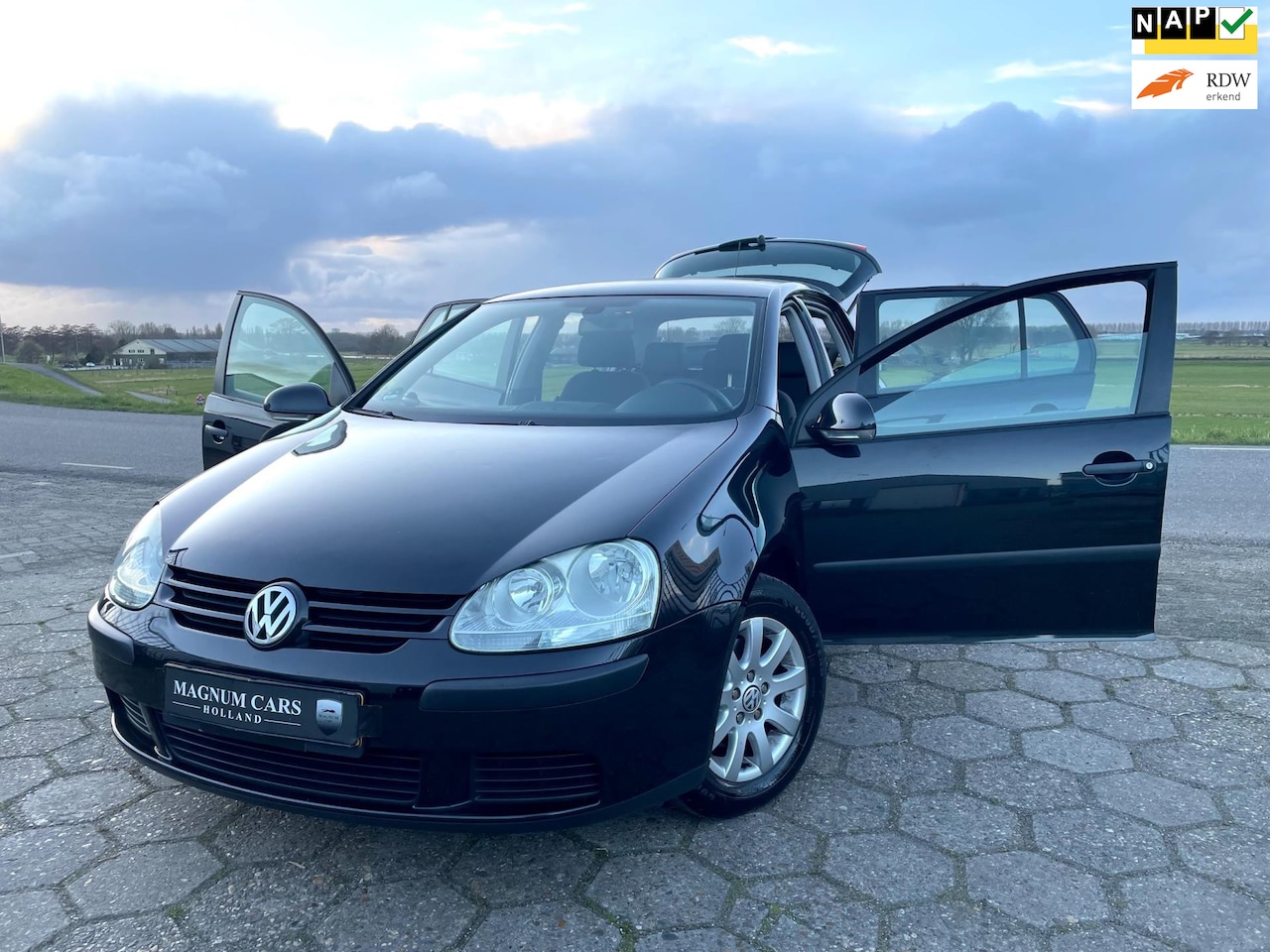 Volkswagen Golf - 1.6 FSI Comfortline 6Bak NAP 5D / AIRCO / TREKHAAK / VELGEN - AutoWereld.nl