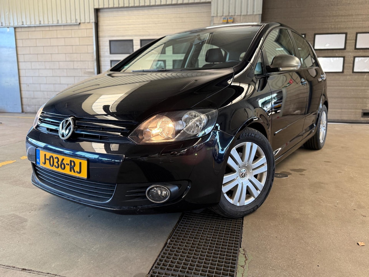 Volkswagen Golf Plus - 1.6 102PK Trendline | ECC | Stoelverw | LMV | Cruise | - AutoWereld.nl