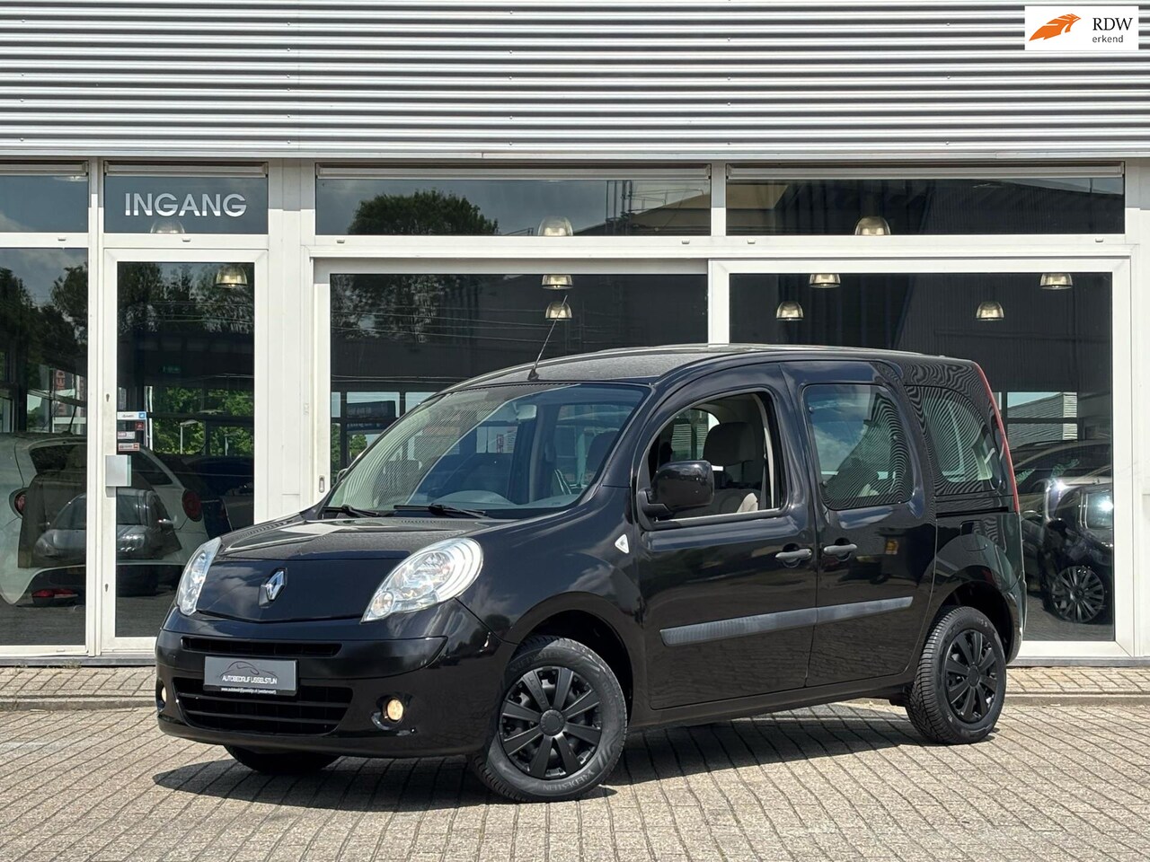 Renault Kangoo Family - 1.6-16V 2 Schuifdeuren / Airco / Trekhaak. - AutoWereld.nl
