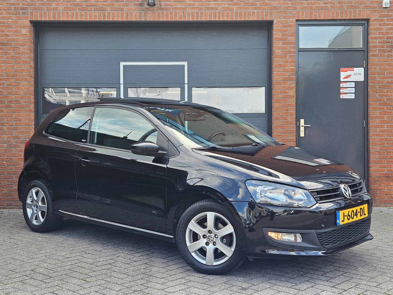 Volkswagen Polo - 1.2 Style Pano Cruise Airco 15'' Carplay - AutoWereld.nl
