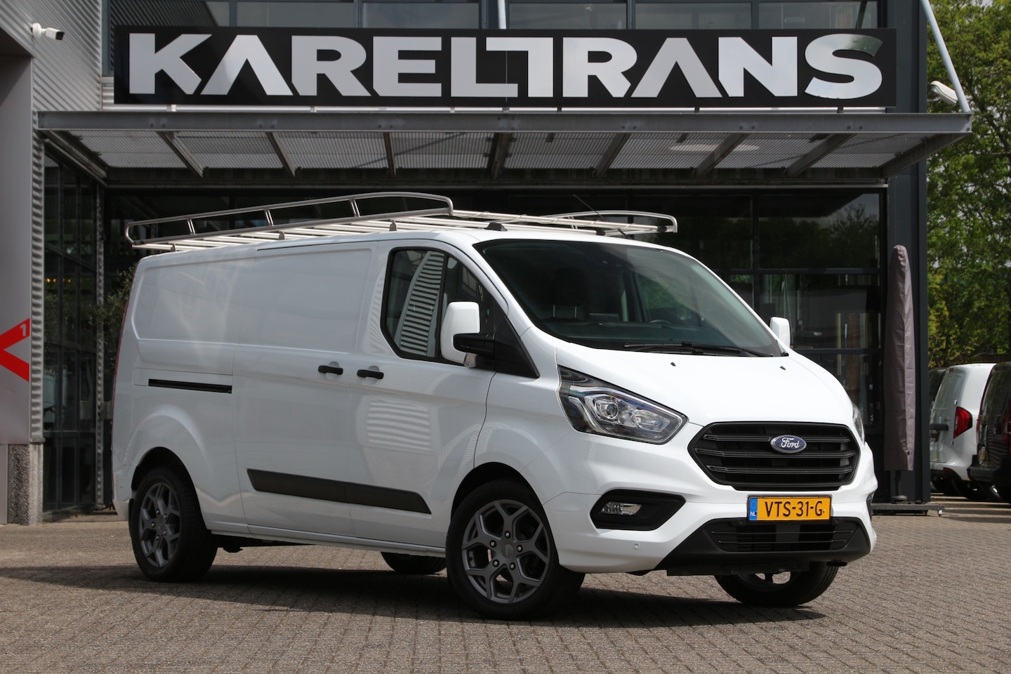 Ford Transit Custom - 2.0 TDCI 130 | L2H1 | Imperiaal | 2.8t trekgewicht | Camera | Airco.. - AutoWereld.nl