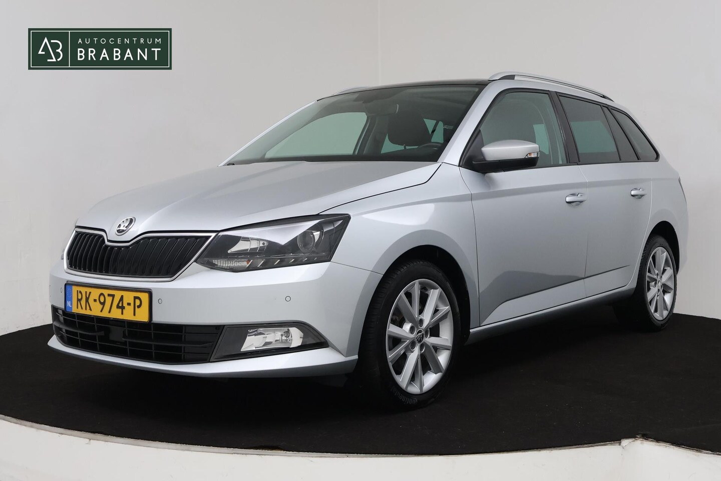 Skoda Fabia Combi - 1.2 TSI Drive (PANORAMADAK, PARKEERSENSOREN, CRUISE CONTROL, CAMERA, CARPLAY, AUTOMAAT) - AutoWereld.nl