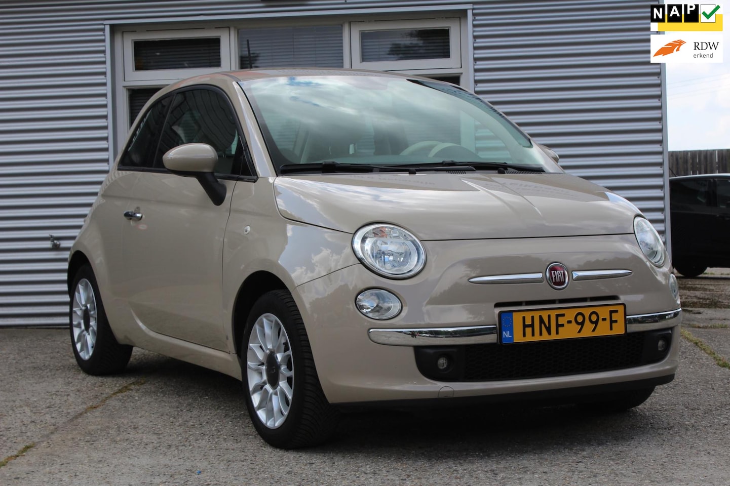 Fiat 500 - 1.2 Automaat, airco, nette zuinige auto, lm-velgen met all-season banden, half-leder, boek - AutoWereld.nl