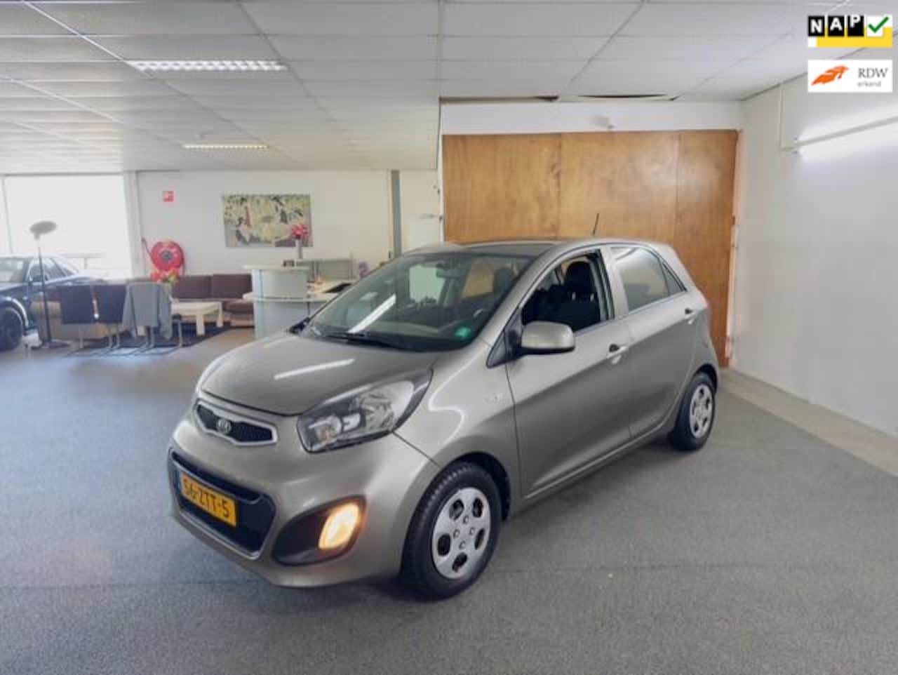 Kia Picanto - 1.0 CVVT Comfort Pack 1.0 CVVT Comfort Pack,Airco,E-Ramen,N.A.P,5Deurs,Boekjes,Topstaat!! - AutoWereld.nl