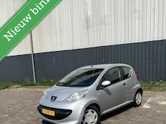 Peugeot 107 - 1.0-12V XR