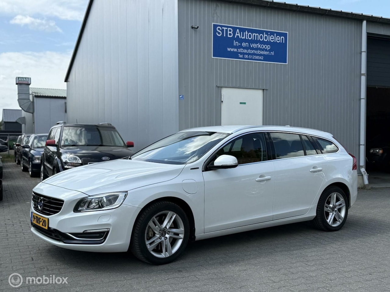 Volvo V60 - 2.4 D6 AWD Plug-In Hybrid Summum 2.4 D6 AWD Plug-In Hybrid Summum, Adaptieve Cruise - AutoWereld.nl