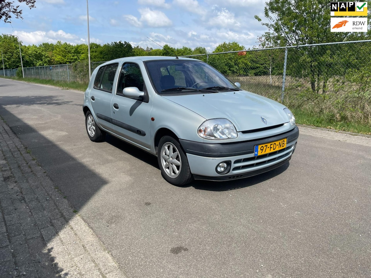 Renault Clio - 1.6 RXE 5 Deurs Automaat 99.000 NAP - AutoWereld.nl