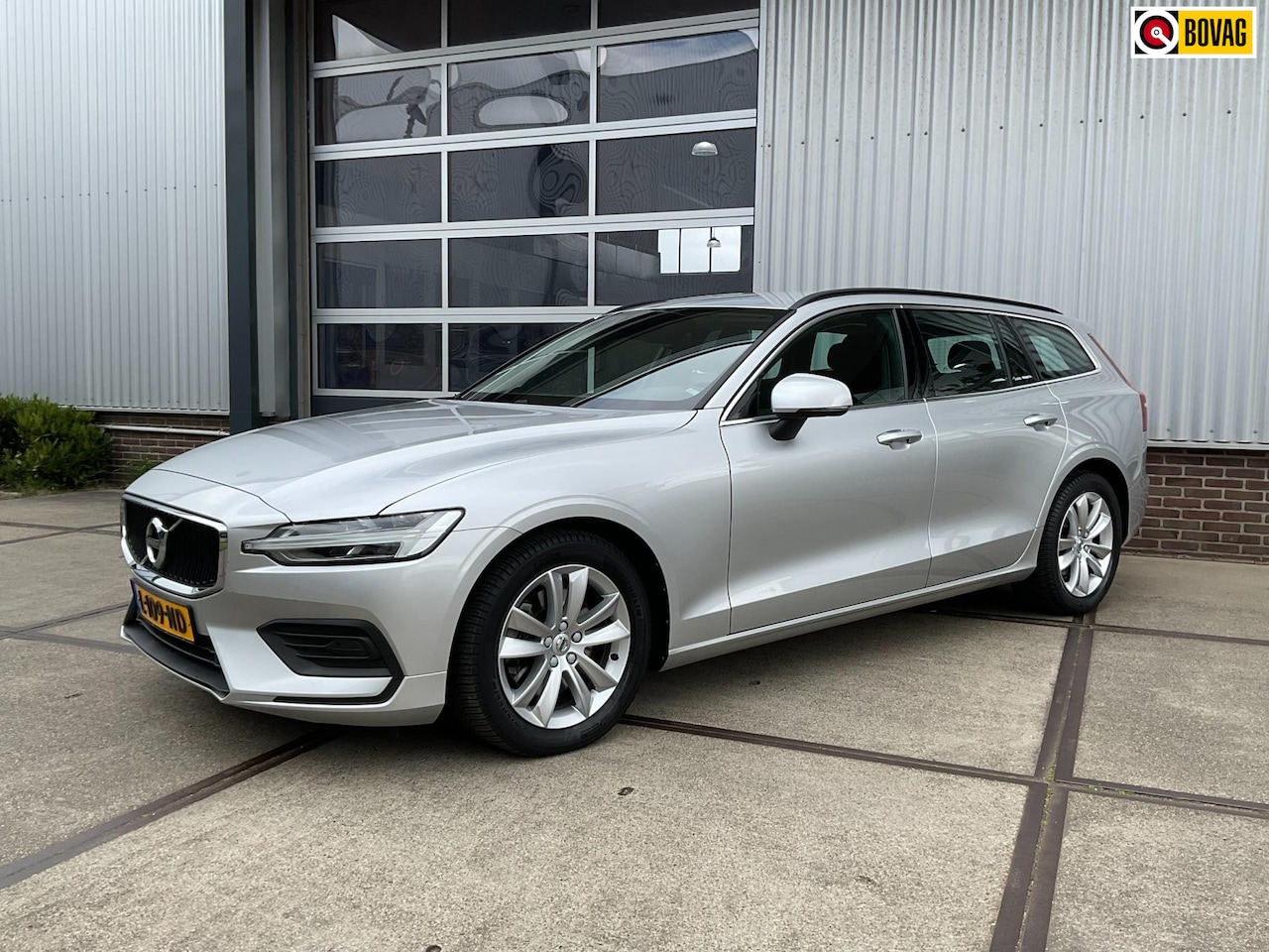 Volvo V60 - 2.0 B3 Momentum Business 2.0 B3 Momentum Business - AutoWereld.nl
