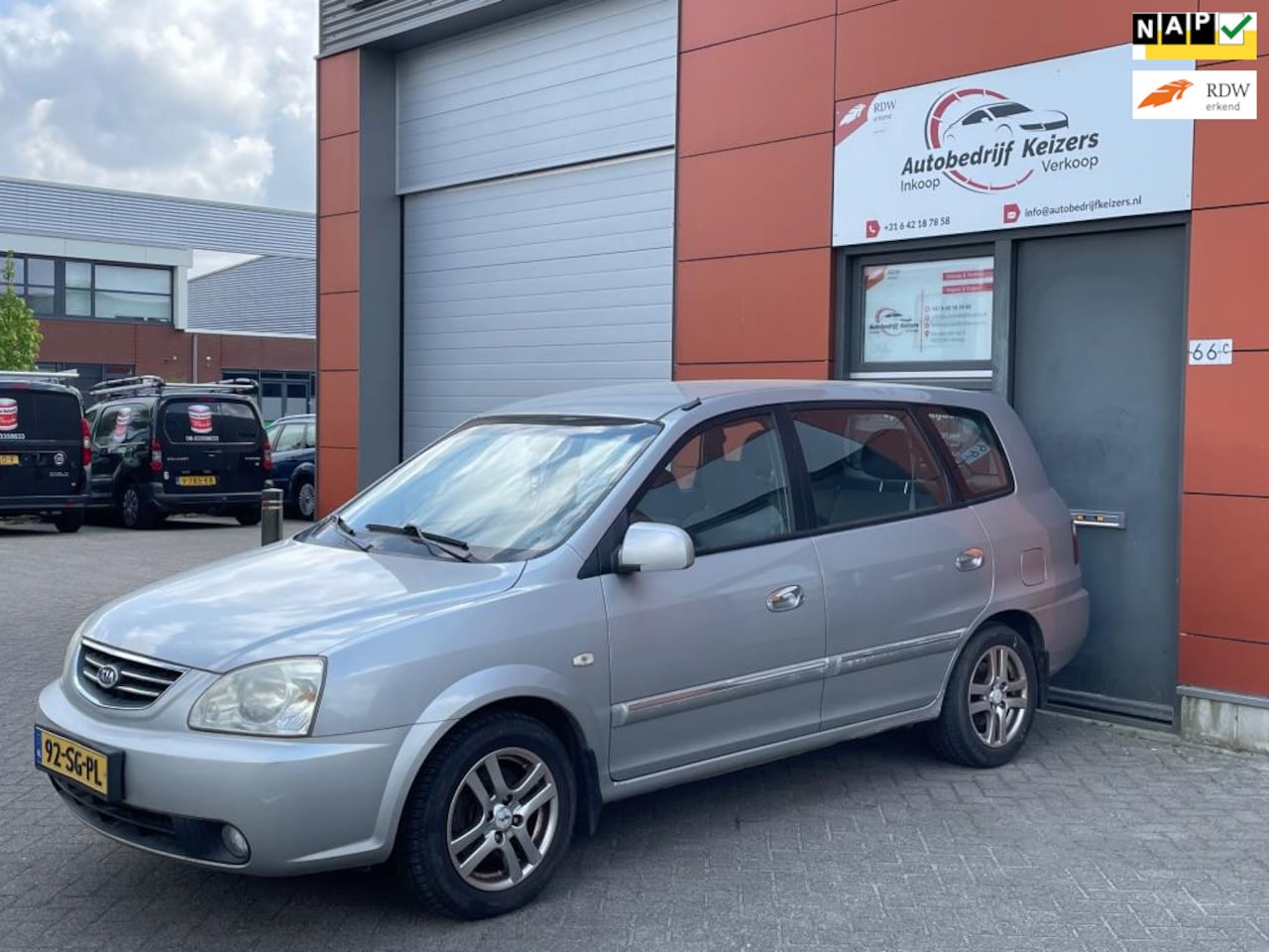Kia Carens - 2.0 CVVT EX AIRCO NAP ELEK RAMEN CNTRL - AutoWereld.nl