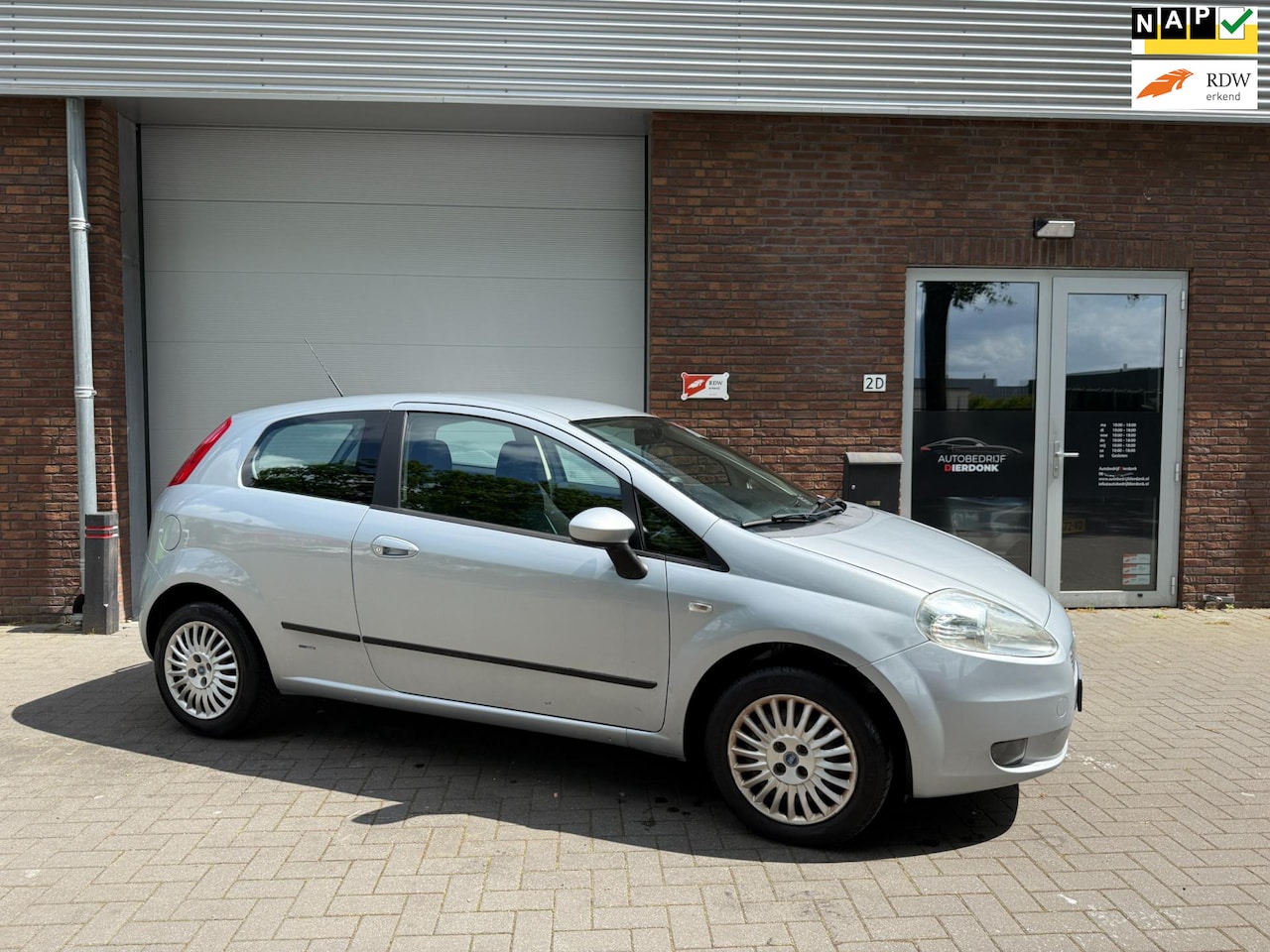 Fiat Grande Punto - 1.4 Dynamic|AIRCO|NIEUWE APK|CRUISE CTRL - AutoWereld.nl