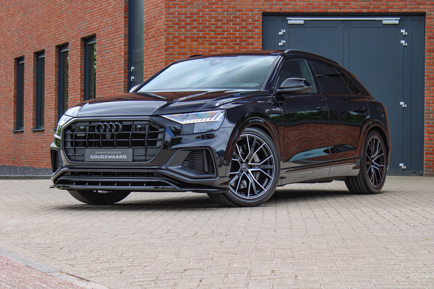 Audi Q8 - 55 TFSI e quattro S-Line | Pano | Soft-close | B&O | Alcantara hemel | RS-zetels - AutoWereld.nl