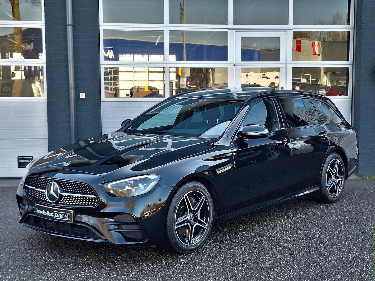Mercedes-Benz E-klasse Estate - 200 | Panoramadak | 360° Camera | AMG | Trekhaak | Night pakket | Stoelverwarming | Elektr - AutoWereld.nl