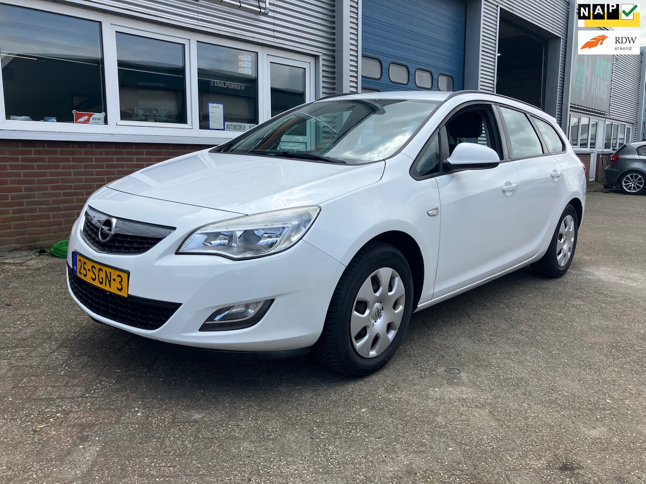 Opel Astra Sports Tourer - 2.0 CDTi Design Edition 2.0 CDTi Design Edition - AutoWereld.nl